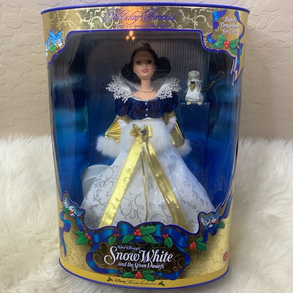 Walt Disney's Holiday Snow White Princess Doll